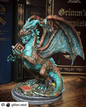 Bookish Dragon (Huge-size)